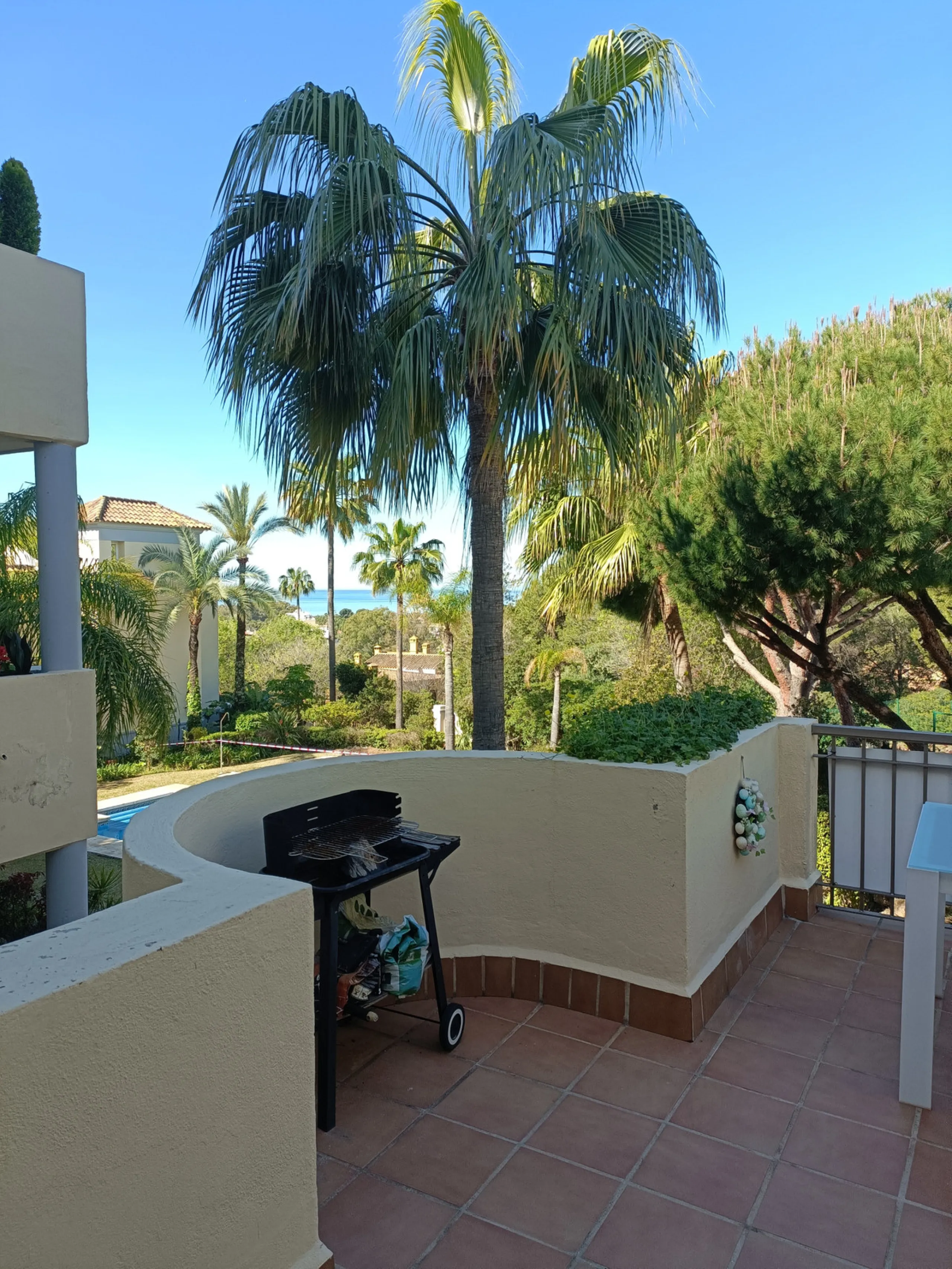 Apartment - Middle Floor Apartment в продаже в Marbella, Málaga. В доме 2 спален и 3 ванных комнат. Площадь дома 120 м²