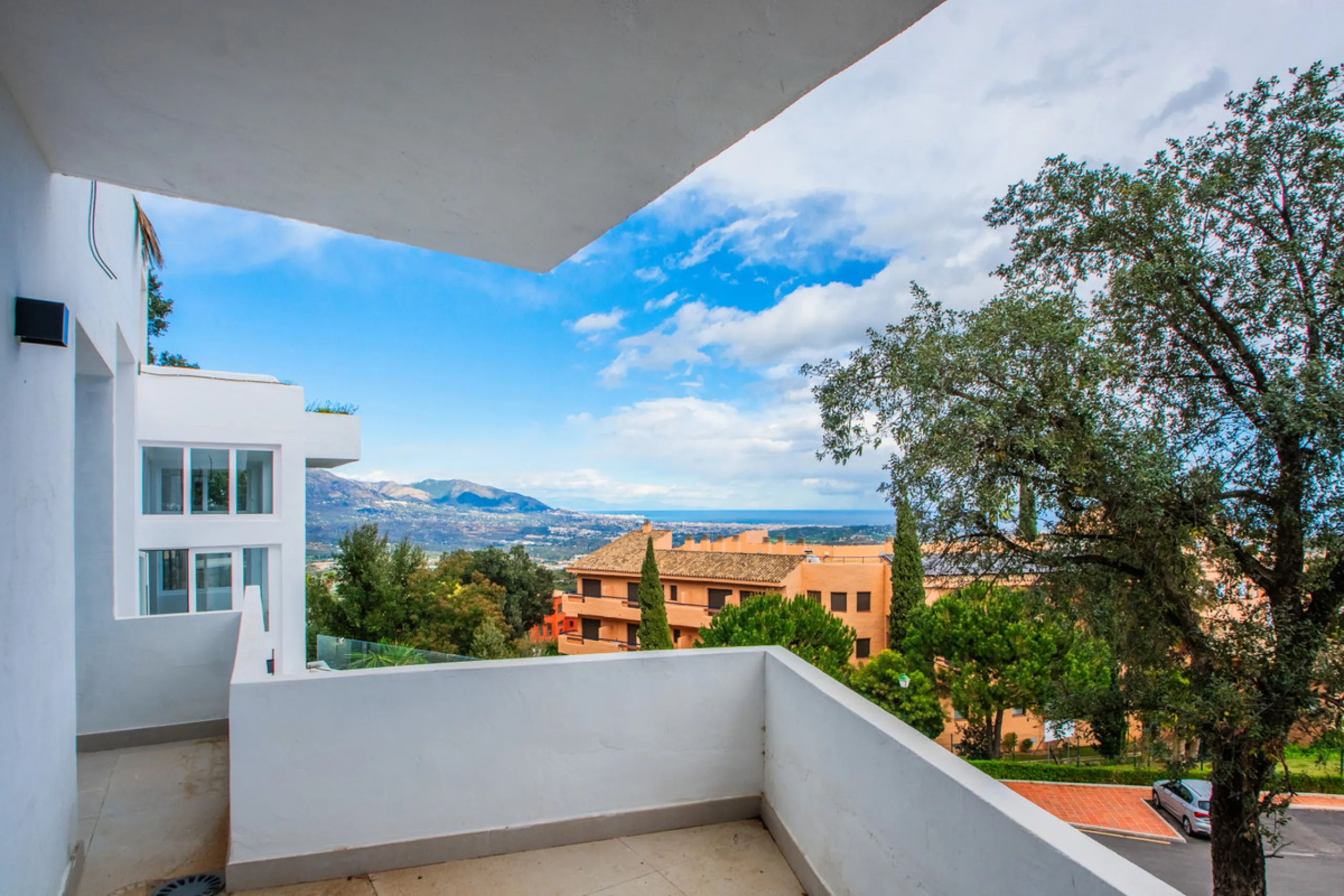 Discover luxury living in this expansive apartment located in La Mairena, boasting a south orientation for abundant natural light and warmth throughout the day. With its own private lift, accessing this exquisite property is effortless and exclusive.