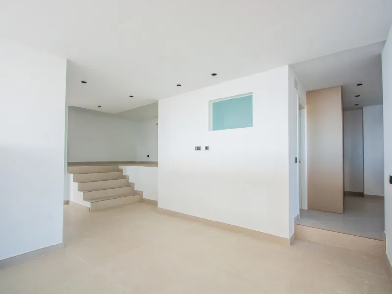 Discover luxury living in this expansive apartment located in La Mairena, boasting a south orientation for abundant natural light and warmth throughout the day. With its own private lift, accessing this exquisite property is effortless and exclusive.
