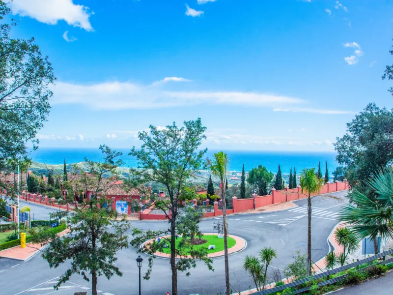 Discover luxury living in this expansive apartment located in La Mairena, boasting a south orientation for abundant natural light and warmth throughout the day. With its own private lift, accessing this exquisite property is effortless and exclusive.