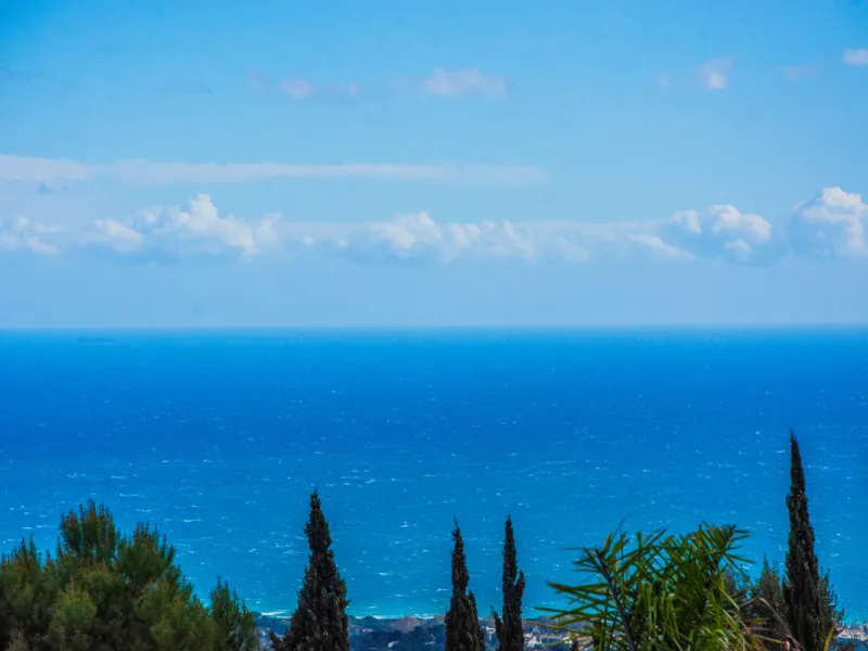 Discover luxury living in this expansive apartment located in La Mairena, boasting a south orientation for abundant natural light and warmth throughout the day. With its own private lift, accessing this exquisite property is effortless and exclusive.