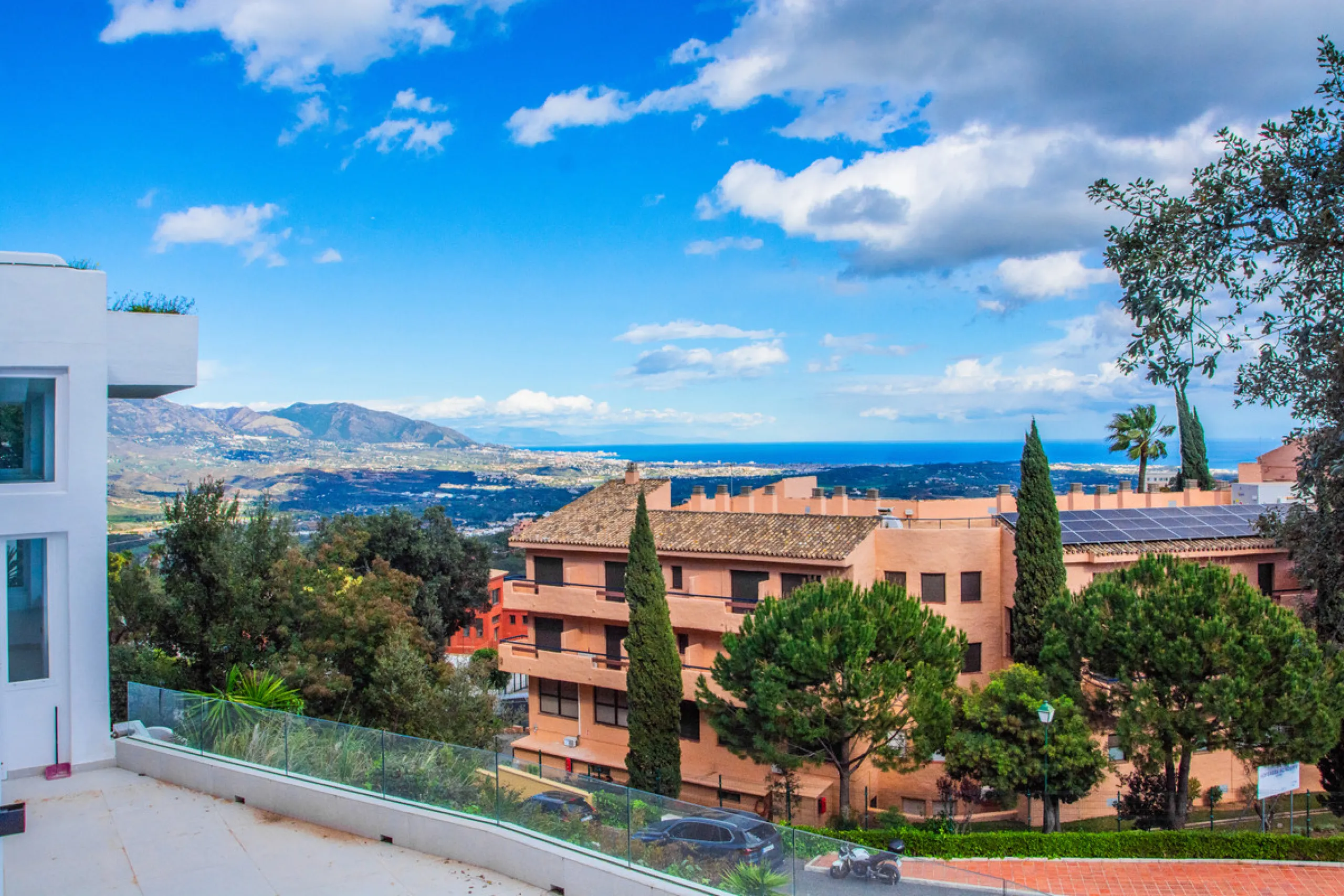 Discover luxury living in this expansive apartment located in La Mairena, boasting a south orientation for abundant natural light and warmth throughout the day. With its own private lift, accessing this exquisite property is effortless and exclusive.