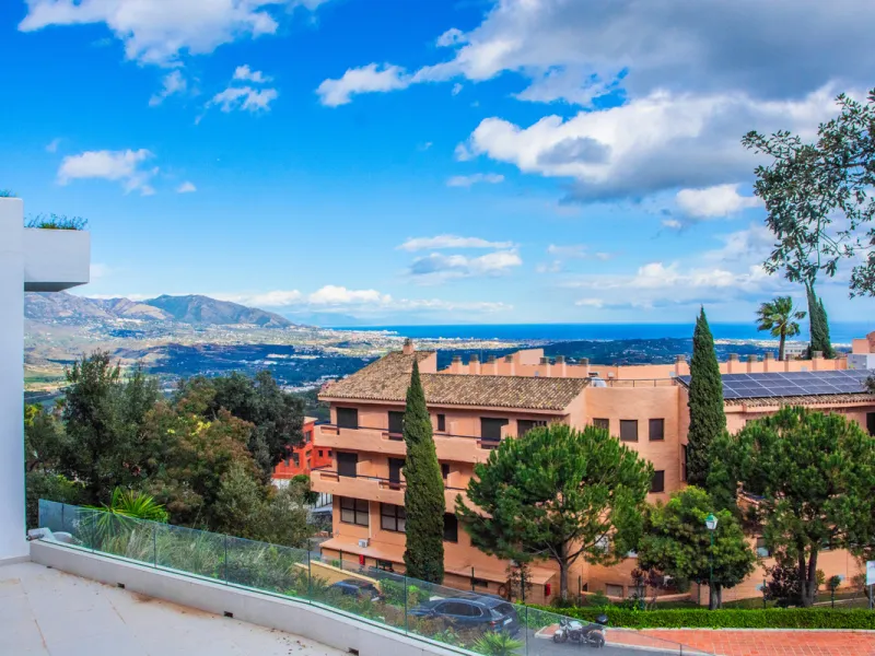 Discover luxury living in this expansive apartment located in La Mairena, boasting a south orientation for abundant natural light and warmth throughout the day. With its own private lift, accessing this exquisite property is effortless and exclusive.