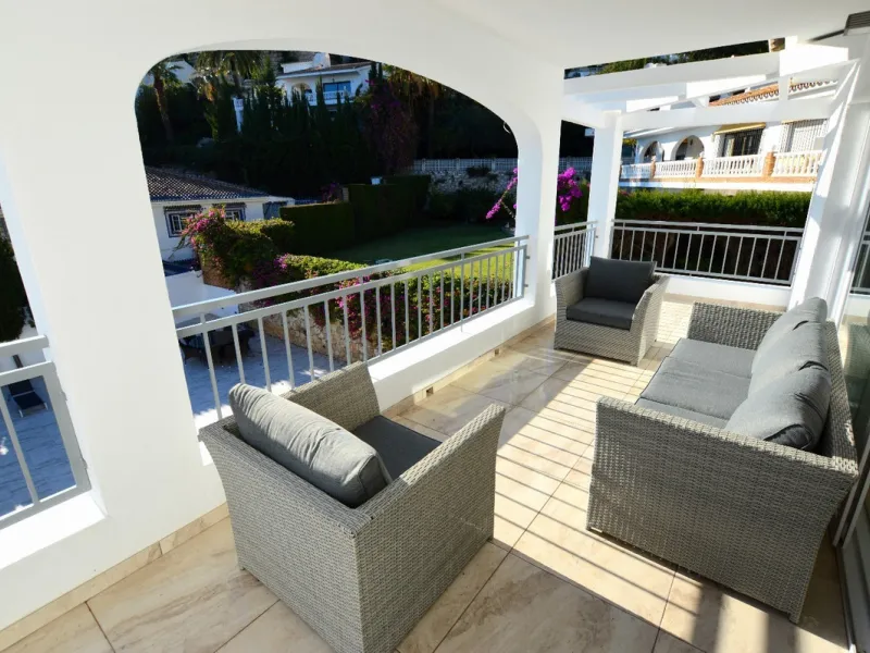 House - Detached Villa в продаже в Benalmadena, Málaga. В доме 6 спален и 5 ванных комнат. Площадь дома 351 м². Площадь участка 800 м²
