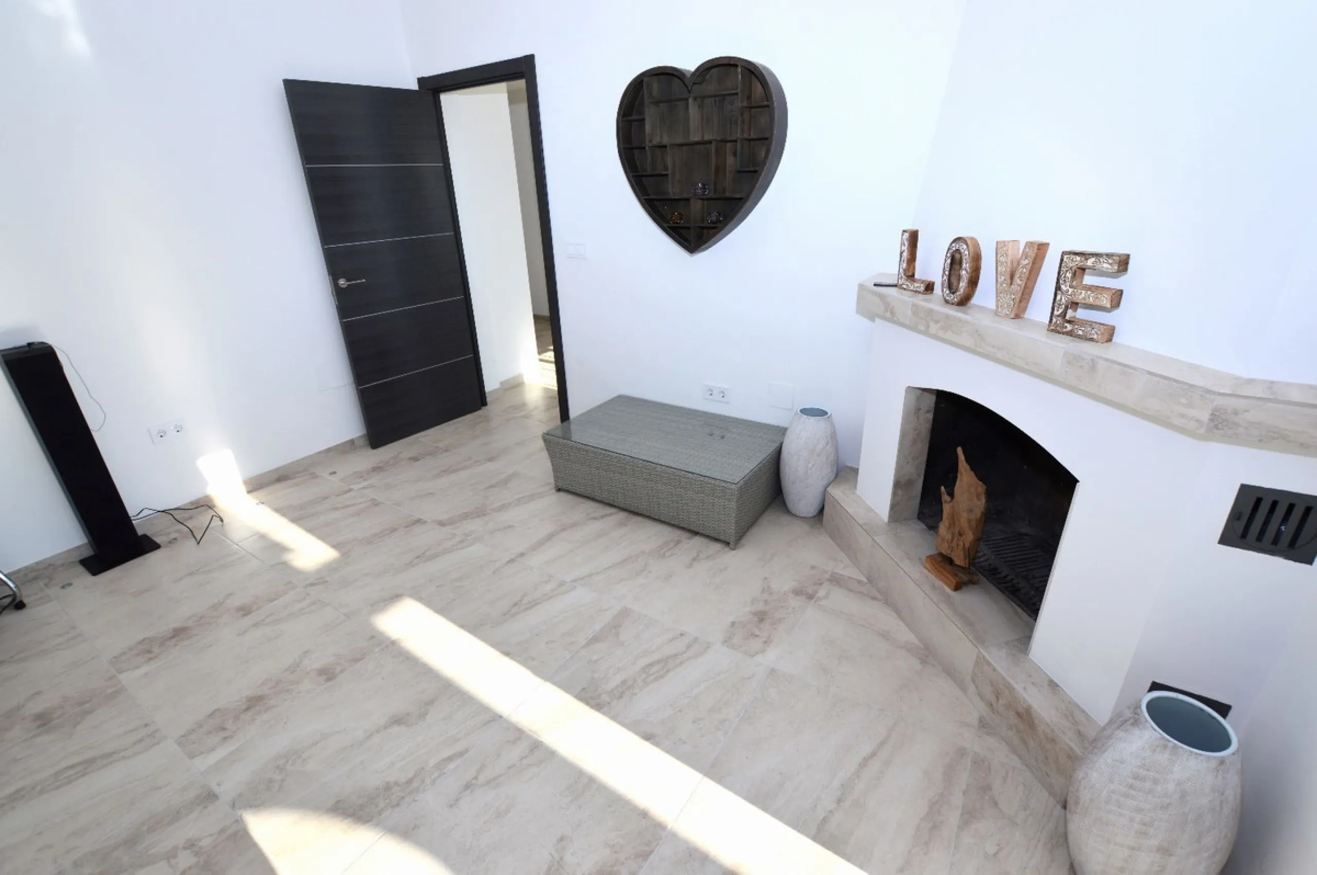 House - Detached Villa в продаже в Benalmadena, Málaga. В доме 6 спален и 5 ванных комнат. Площадь дома 351 м². Площадь участка 800 м²