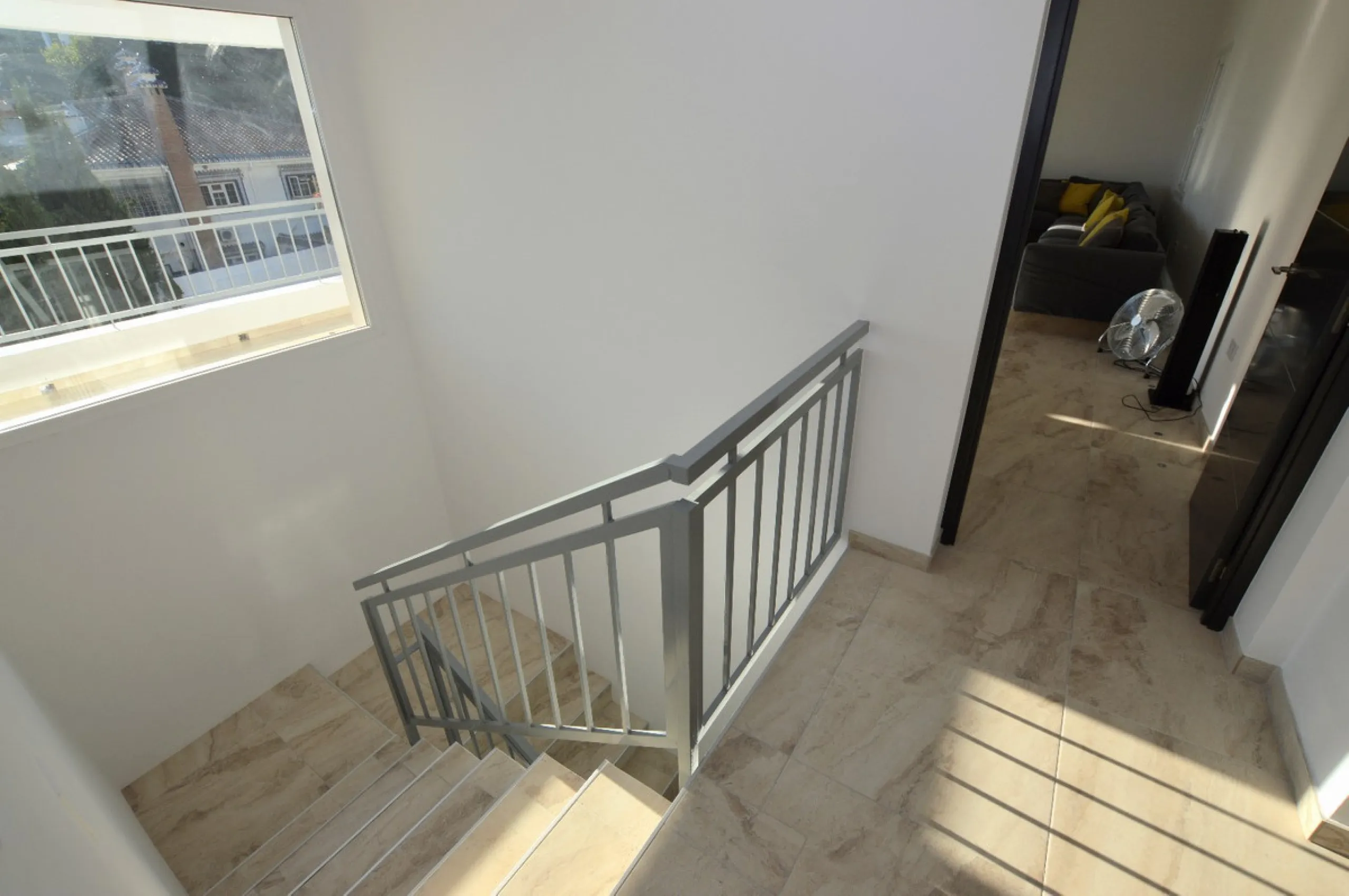 House - Detached Villa в продаже в Benalmadena, Málaga. В доме 6 спален и 5 ванных комнат. Площадь дома 351 м². Площадь участка 800 м²