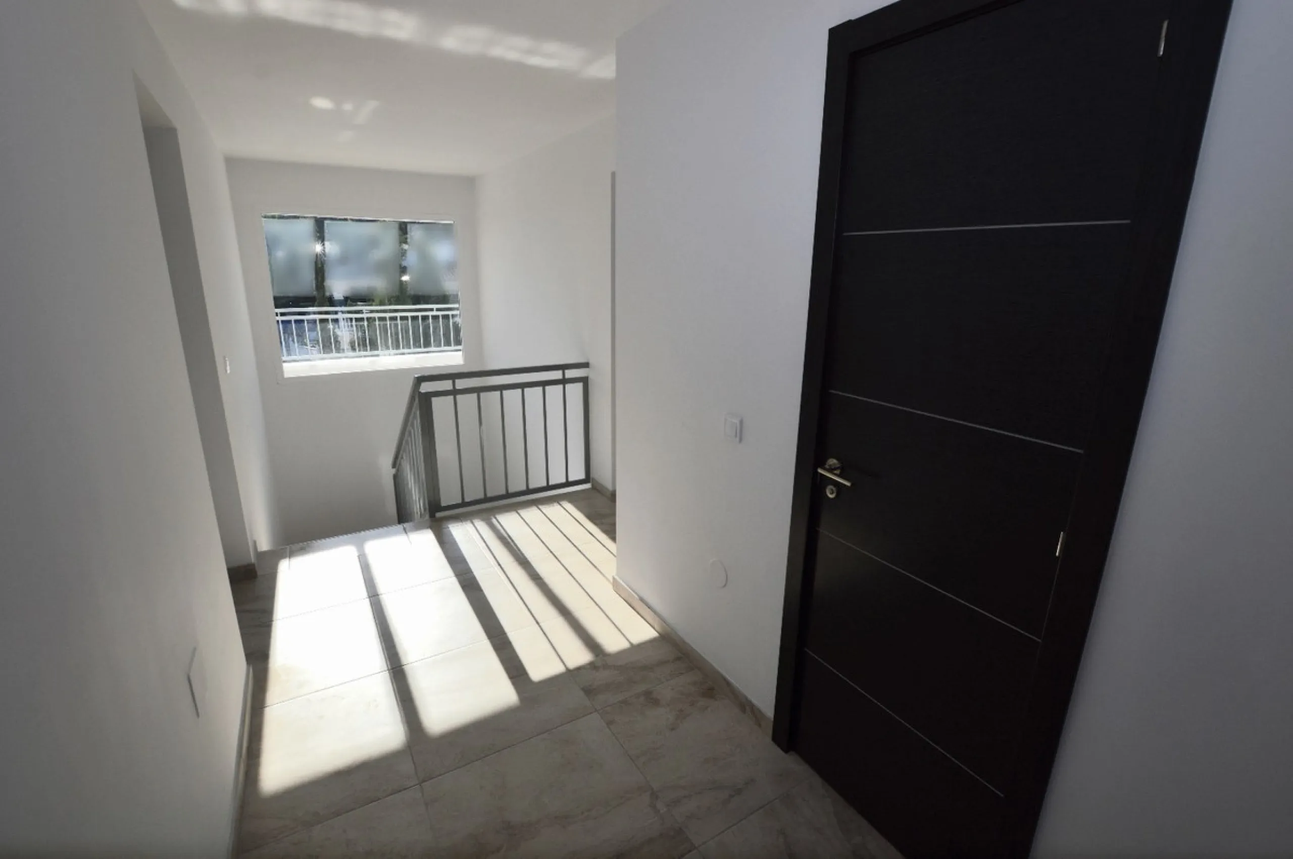 House - Detached Villa в продаже в Benalmadena, Málaga. В доме 6 спален и 5 ванных комнат. Площадь дома 351 м². Площадь участка 800 м²