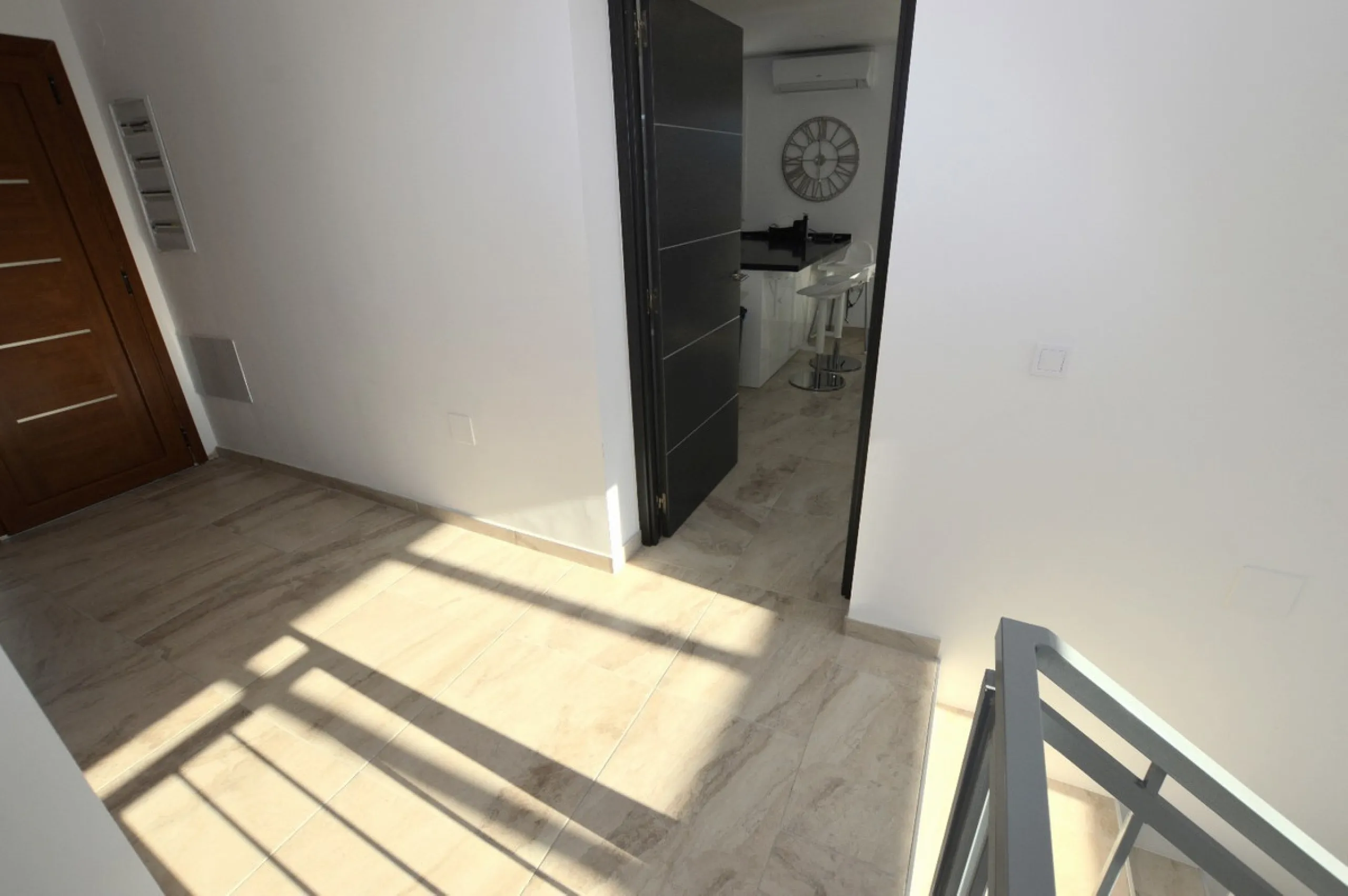 House - Detached Villa в продаже в Benalmadena, Málaga. В доме 6 спален и 5 ванных комнат. Площадь дома 351 м². Площадь участка 800 м²