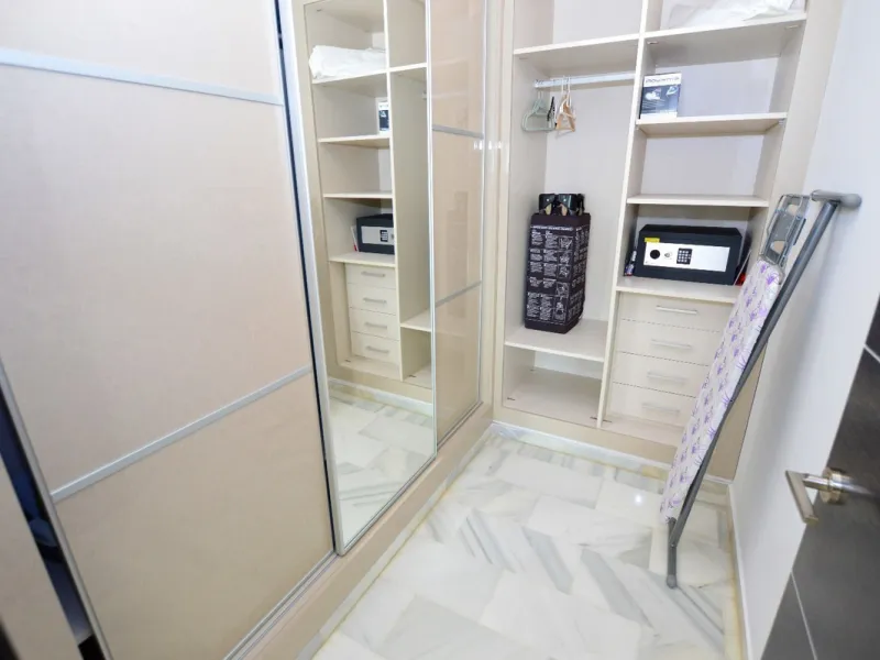 House - Detached Villa в продаже в Benalmadena, Málaga. В доме 6 спален и 5 ванных комнат. Площадь дома 351 м². Площадь участка 800 м²