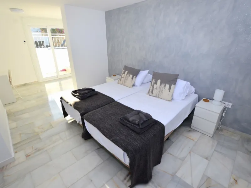 House - Detached Villa в продаже в Benalmadena, Málaga. В доме 6 спален и 5 ванных комнат. Площадь дома 351 м². Площадь участка 800 м²