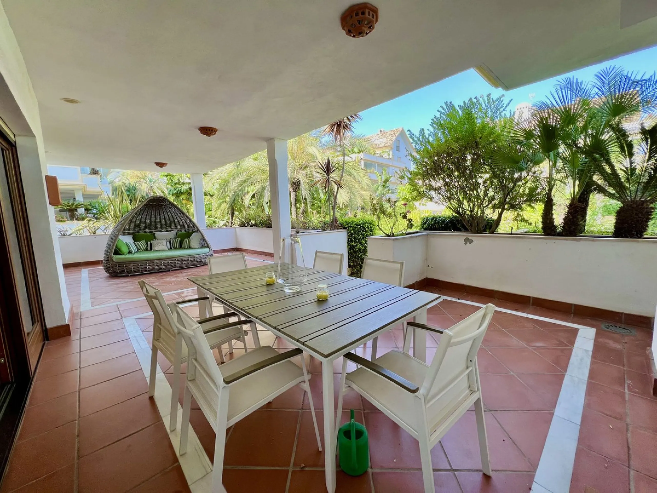 Apartment - Ground Floor Apartment в продаже в Marbella, Málaga. В доме 2 спален и 2 ванных комнат. Площадь дома 140 м²