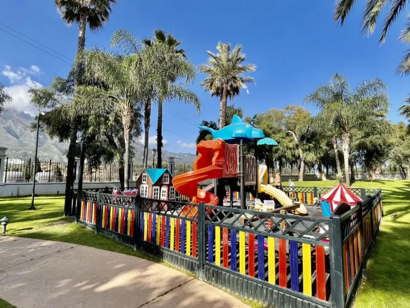 Apartment - Ground Floor Apartment в продаже в Marbella, Málaga. В доме 2 спален и 2 ванных комнат. Площадь дома 140 м²