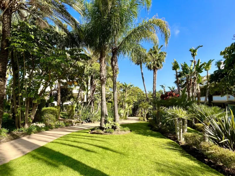 Apartment - Ground Floor Apartment в продаже в Marbella, Málaga. В доме 2 спален и 2 ванных комнат. Площадь дома 140 м²