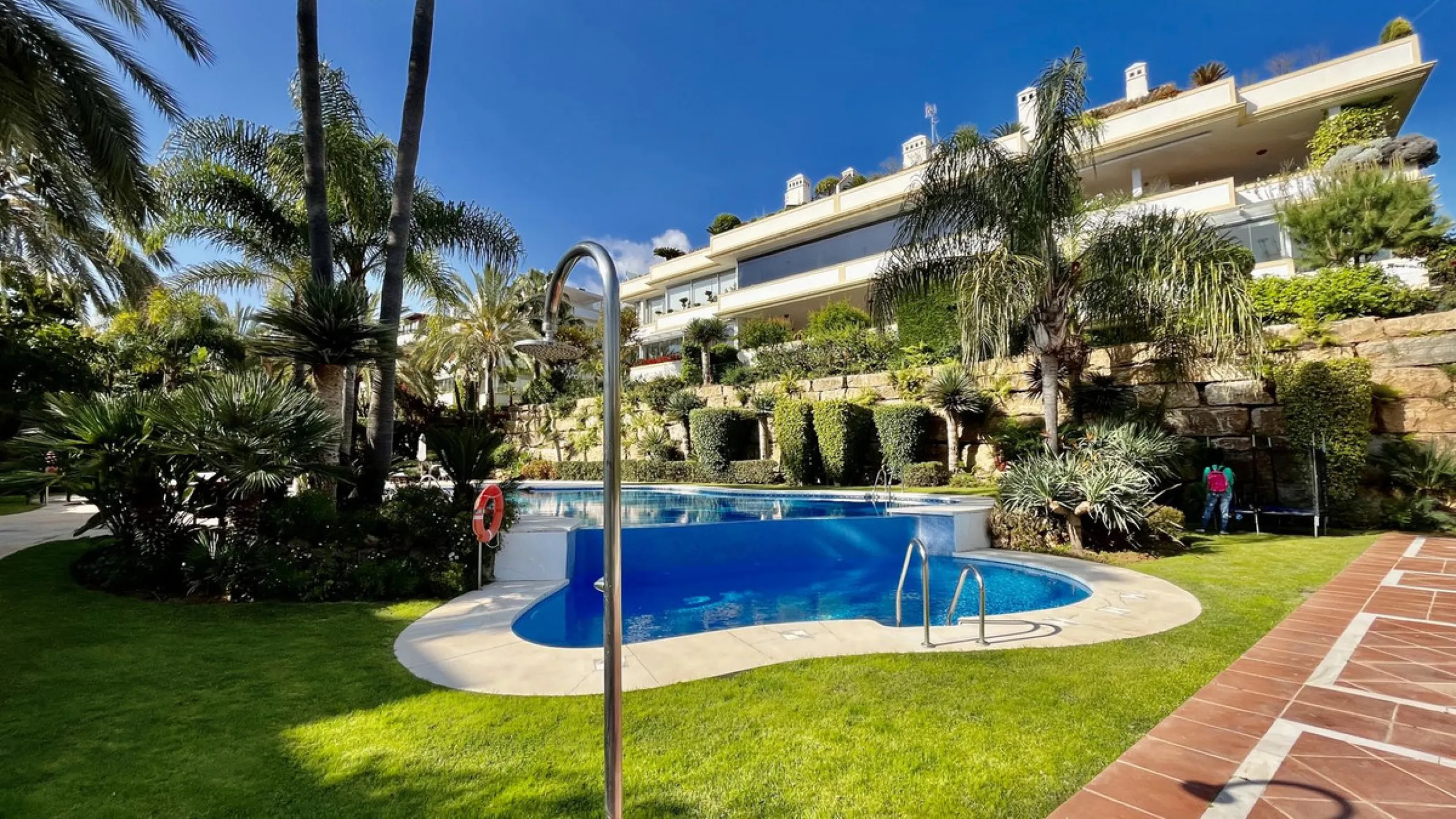 Apartment - Ground Floor Apartment в продаже в Marbella, Málaga. В доме 2 спален и 2 ванных комнат. Площадь дома 140 м²