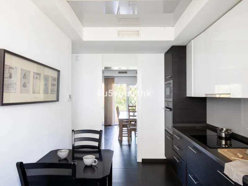 Discover this beautifully presented semi-detached home offering modern comfort and an ideal location in the lower part of Torreblanca.