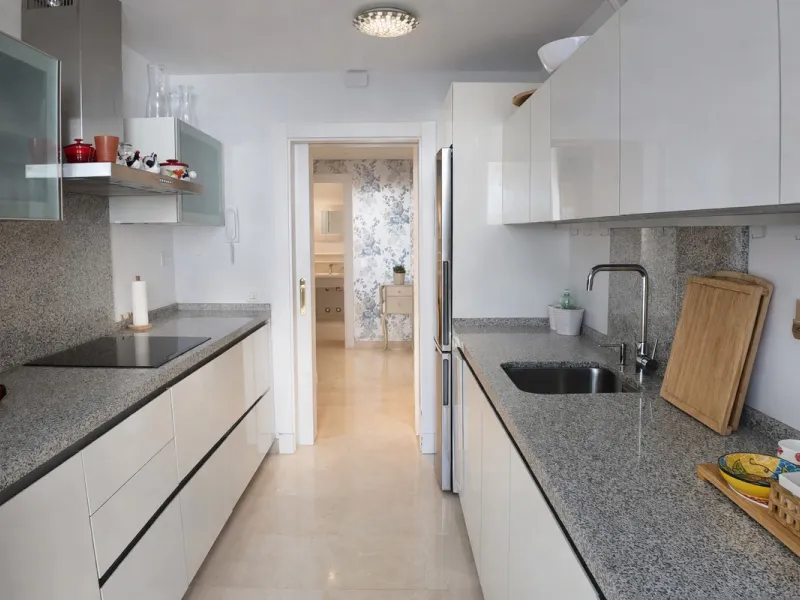 Apartment - Middle Floor Apartment в продаже в Marbella, Málaga. В доме 2 спален и 4 ванных комнат. Площадь дома 154 м²