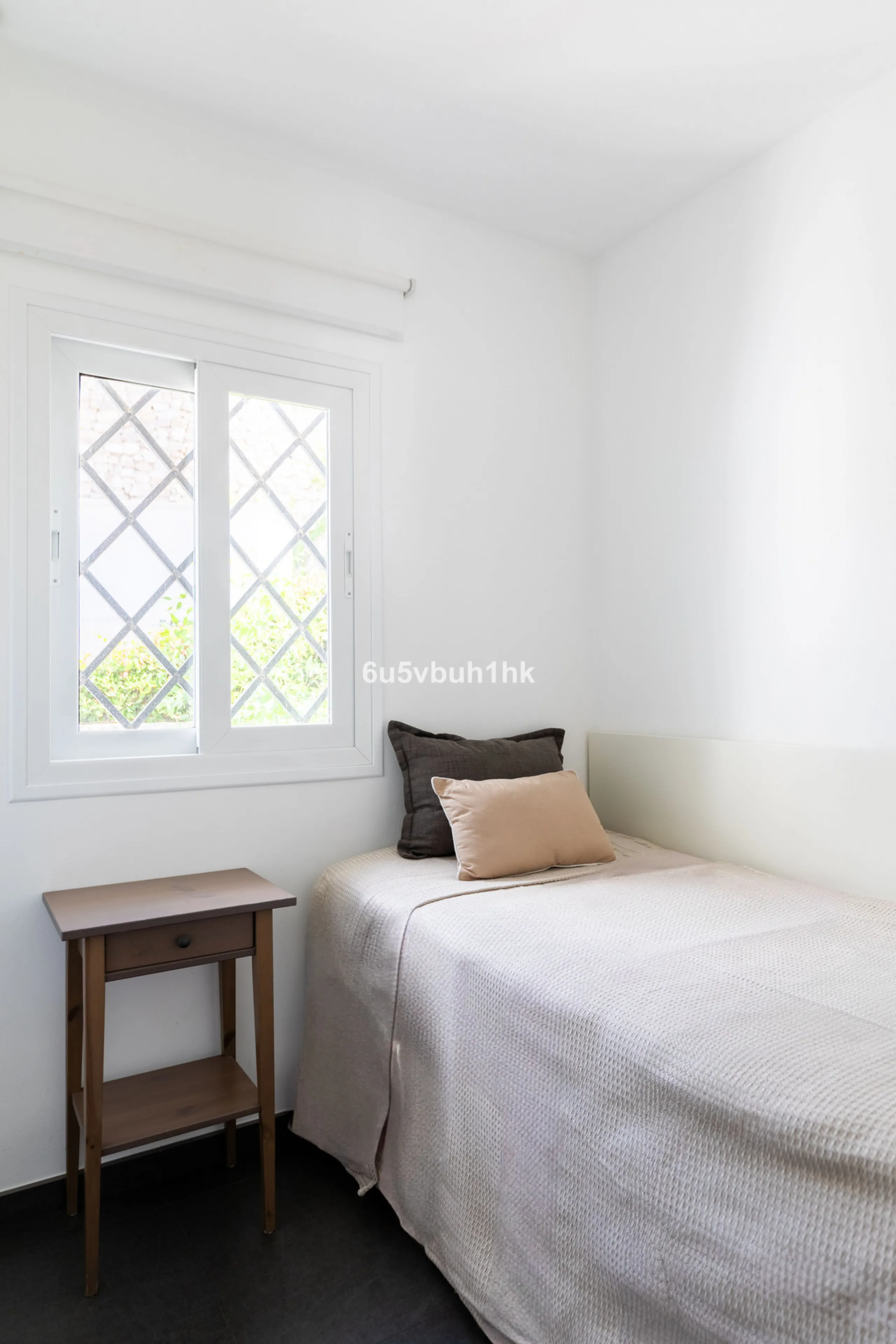Discover this beautifully presented semi-detached home offering modern comfort and an ideal location in the lower part of Torreblanca.