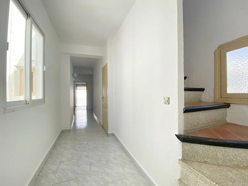 Town house with commercial space on the ground floor, located directly on the main street of the old town, surrounded by the best restaurants and boutique hotels in the area.