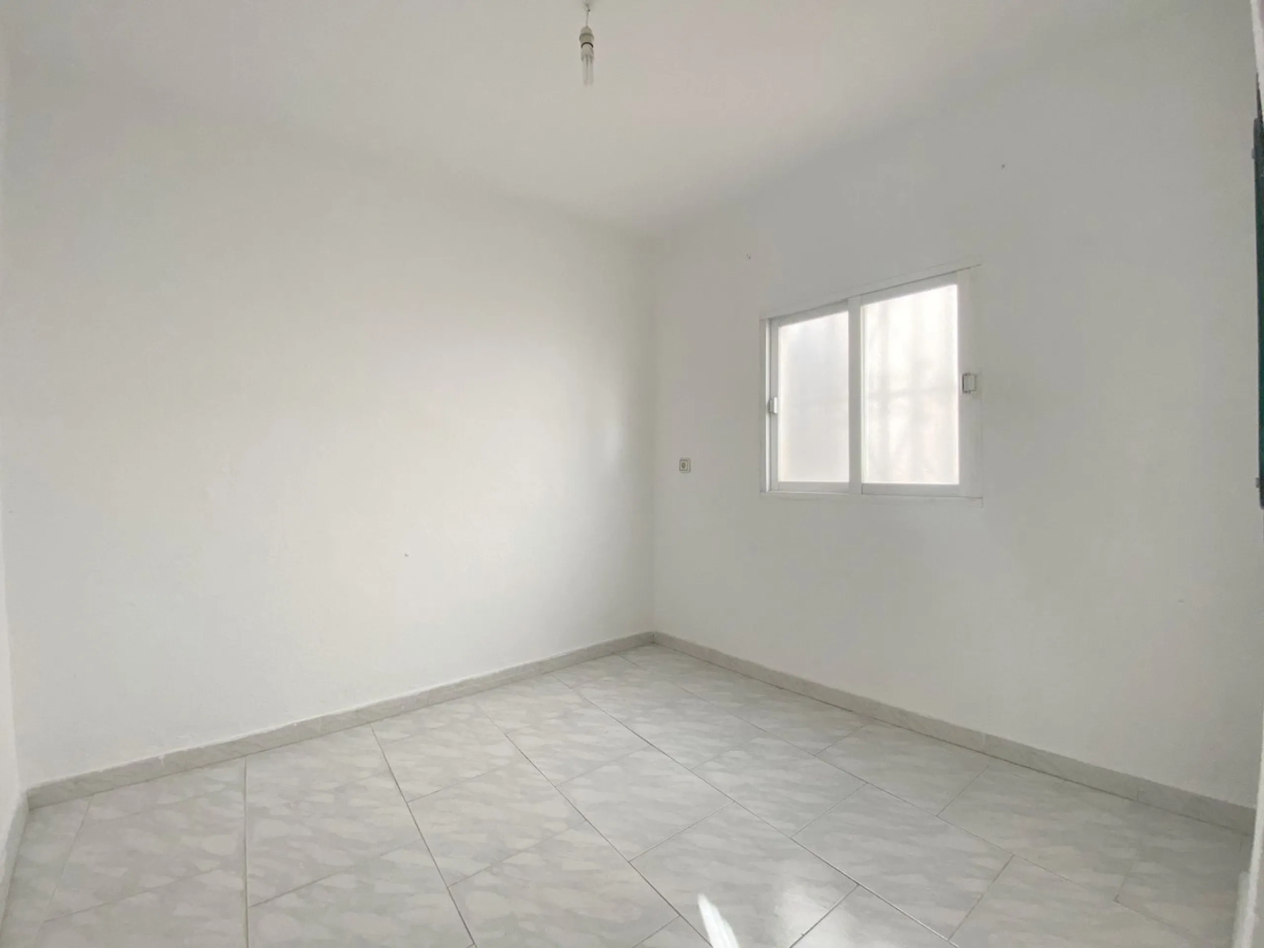 Town house with commercial space on the ground floor, located directly on the main street of the old town, surrounded by the best restaurants and boutique hotels in the area.