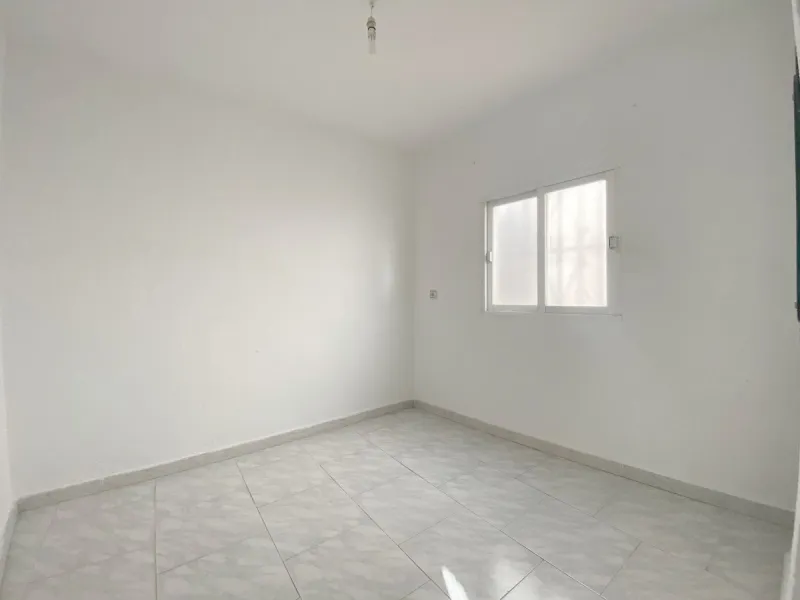 Town house with commercial space on the ground floor, located directly on the main street of the old town, surrounded by the best restaurants and boutique hotels in the area.