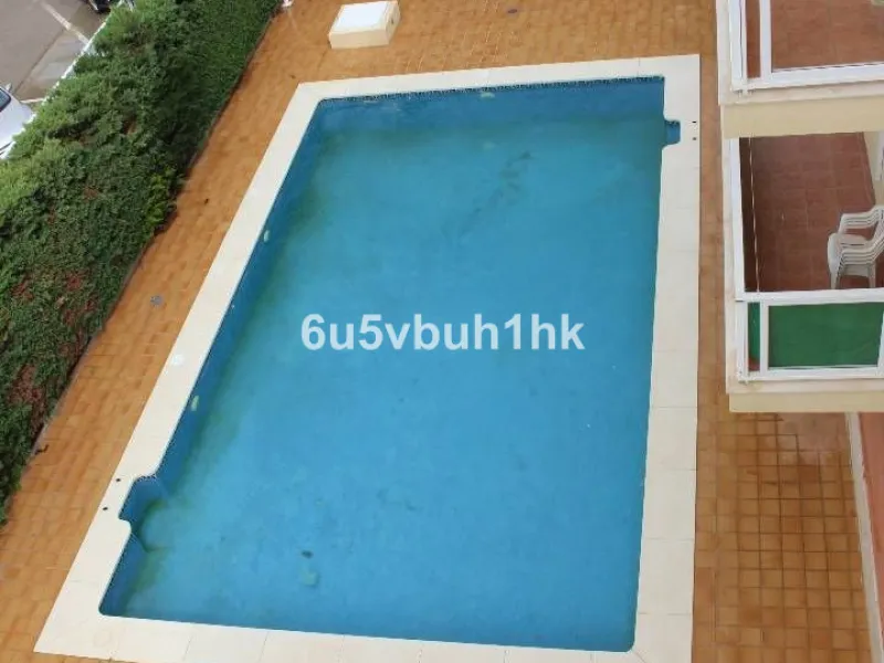 Apartment - Middle Floor Apartment в продаже в Manilva, Málaga. В доме 3 спален и 4 ванных комнат. Площадь дома 244 м²
