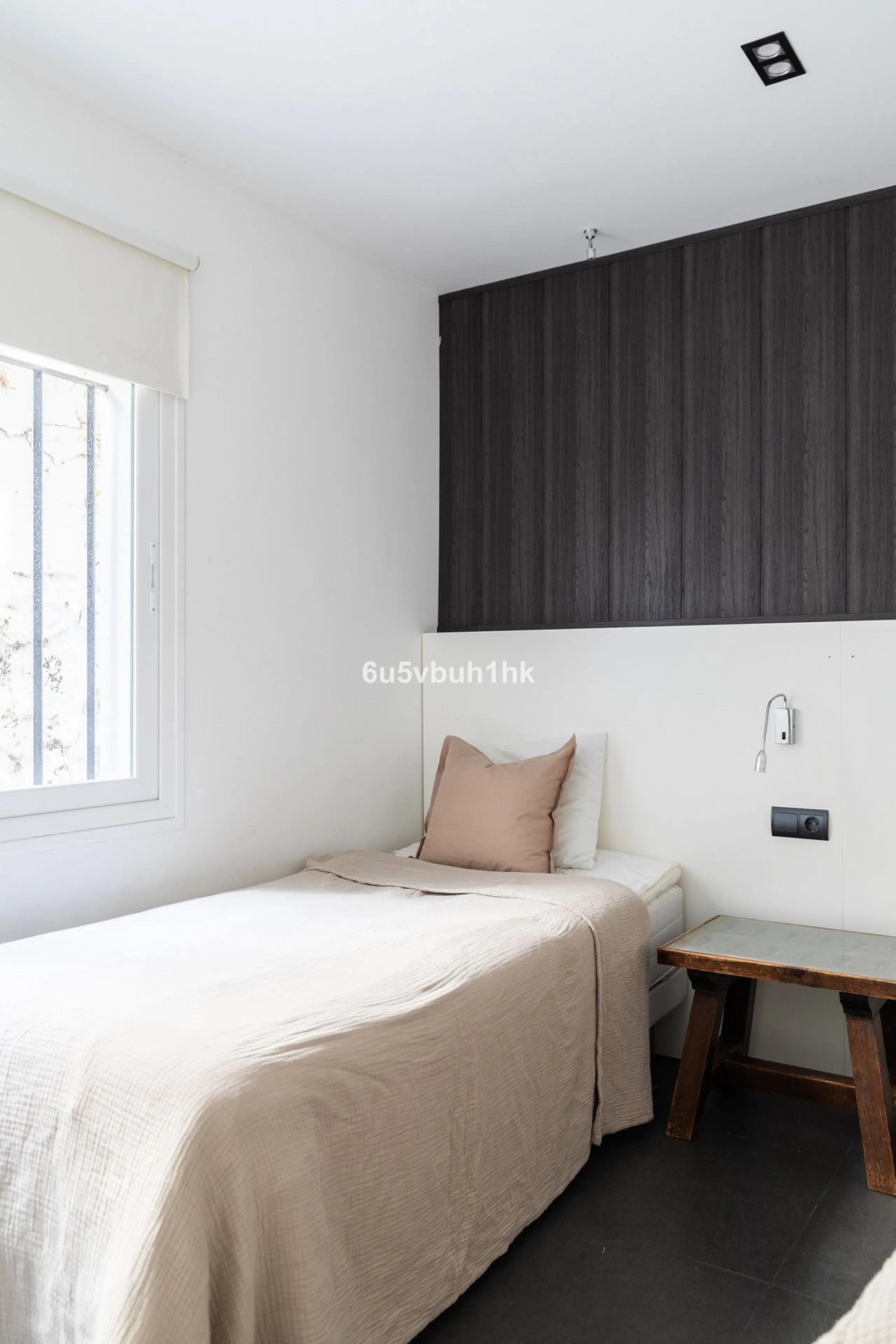 Discover this beautifully presented semi-detached home offering modern comfort and an ideal location in the lower part of Torreblanca.