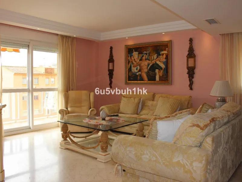 Apartment - Middle Floor Apartment в продаже в Manilva, Málaga. В доме 3 спален и 4 ванных комнат. Площадь дома 244 м²