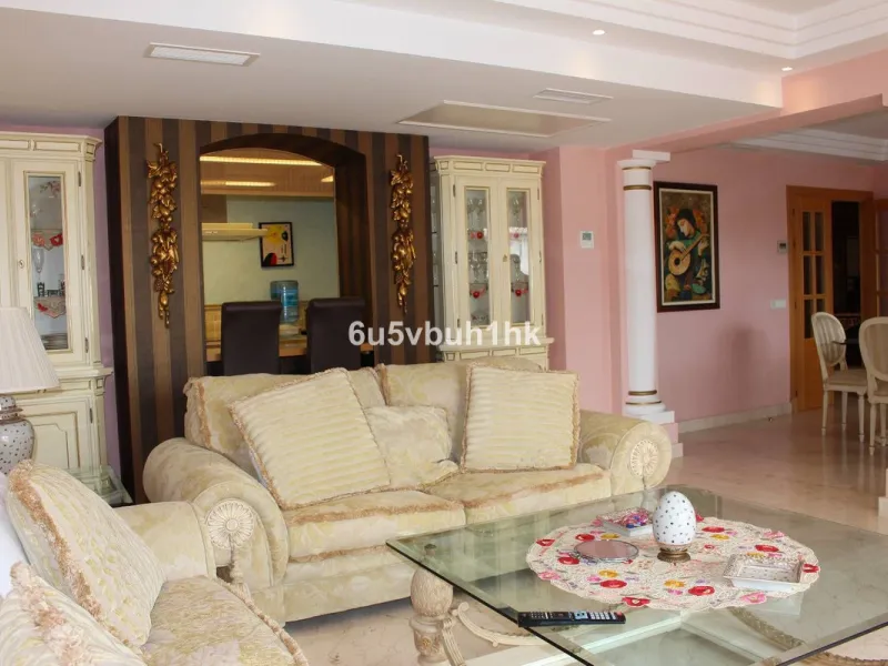 Apartment - Middle Floor Apartment в продаже в Manilva, Málaga. В доме 3 спален и 4 ванных комнат. Площадь дома 244 м²