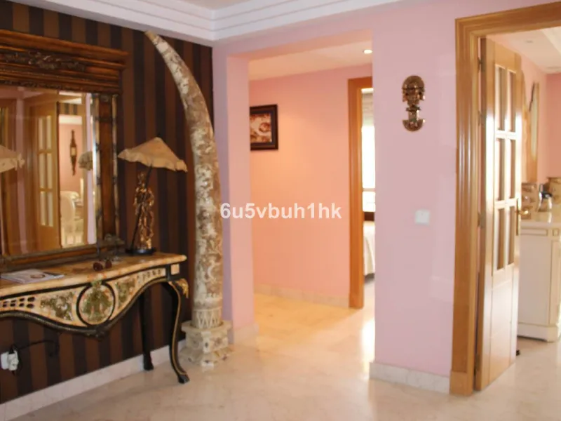 Apartment - Middle Floor Apartment в продаже в Manilva, Málaga. В доме 3 спален и 4 ванных комнат. Площадь дома 244 м²