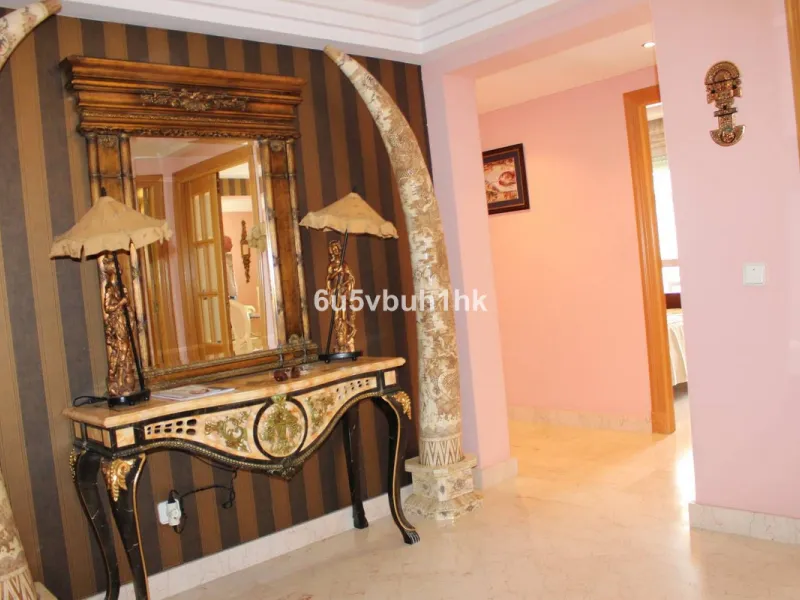 Apartment - Middle Floor Apartment в продаже в Manilva, Málaga. В доме 3 спален и 4 ванных комнат. Площадь дома 244 м²