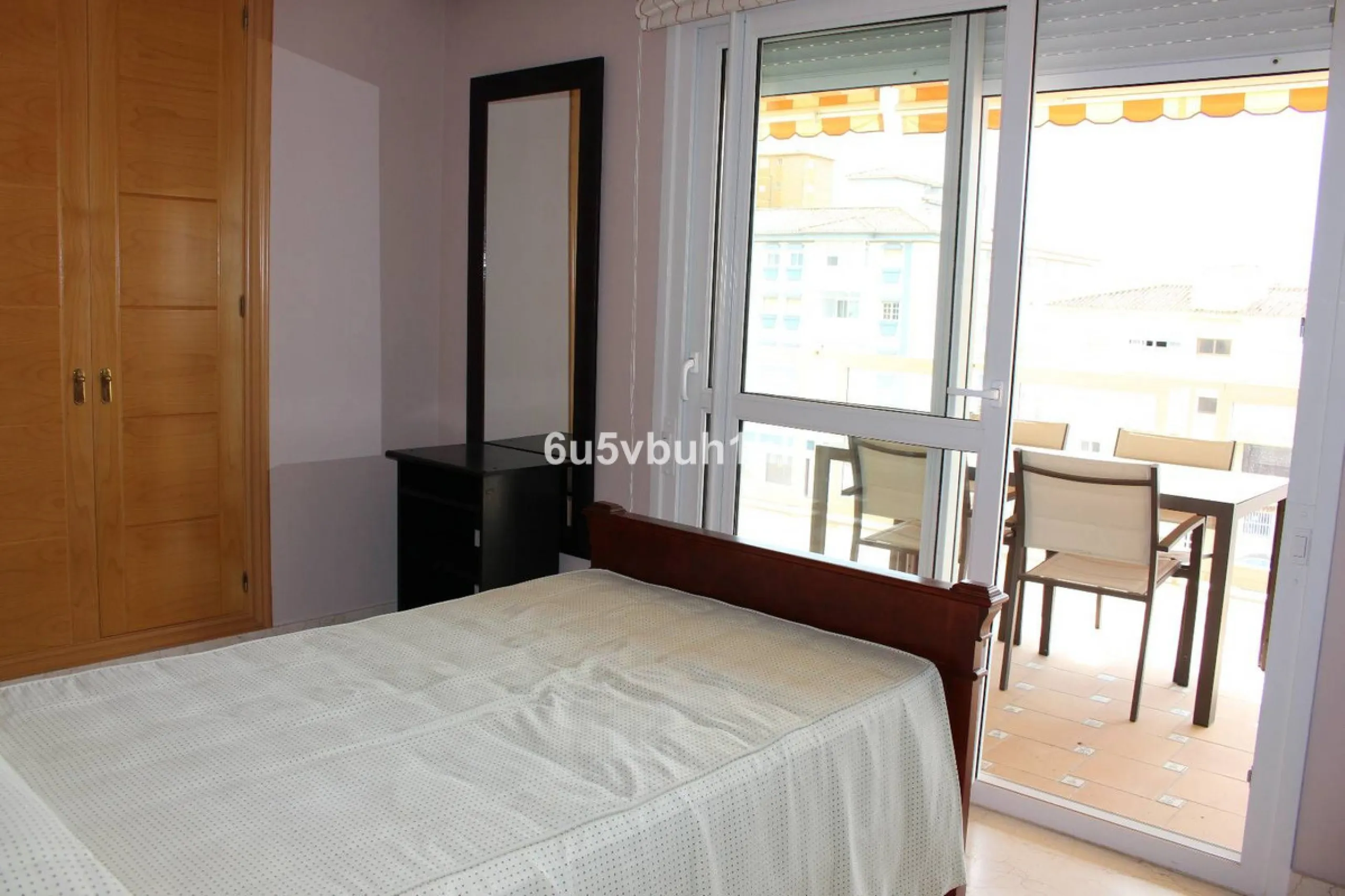 Apartment - Middle Floor Apartment в продаже в Manilva, Málaga. В доме 3 спален и 4 ванных комнат. Площадь дома 244 м²