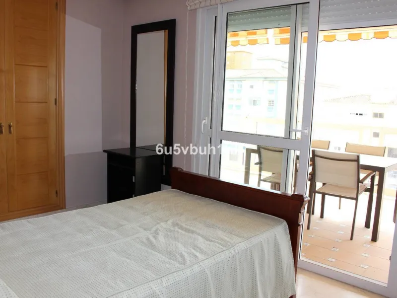 Apartment - Middle Floor Apartment в продаже в Manilva, Málaga. В доме 3 спален и 4 ванных комнат. Площадь дома 244 м²