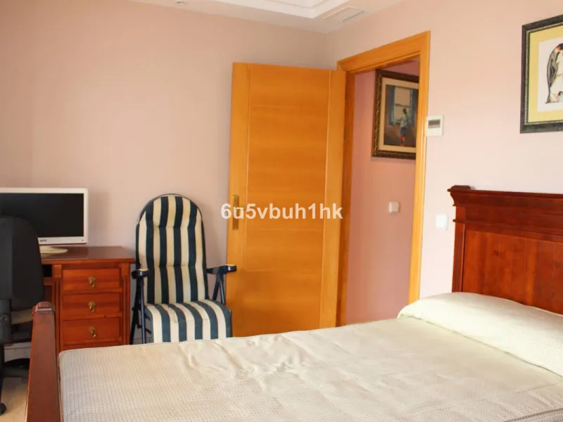 Apartment - Middle Floor Apartment в продаже в Manilva, Málaga. В доме 3 спален и 4 ванных комнат. Площадь дома 244 м²