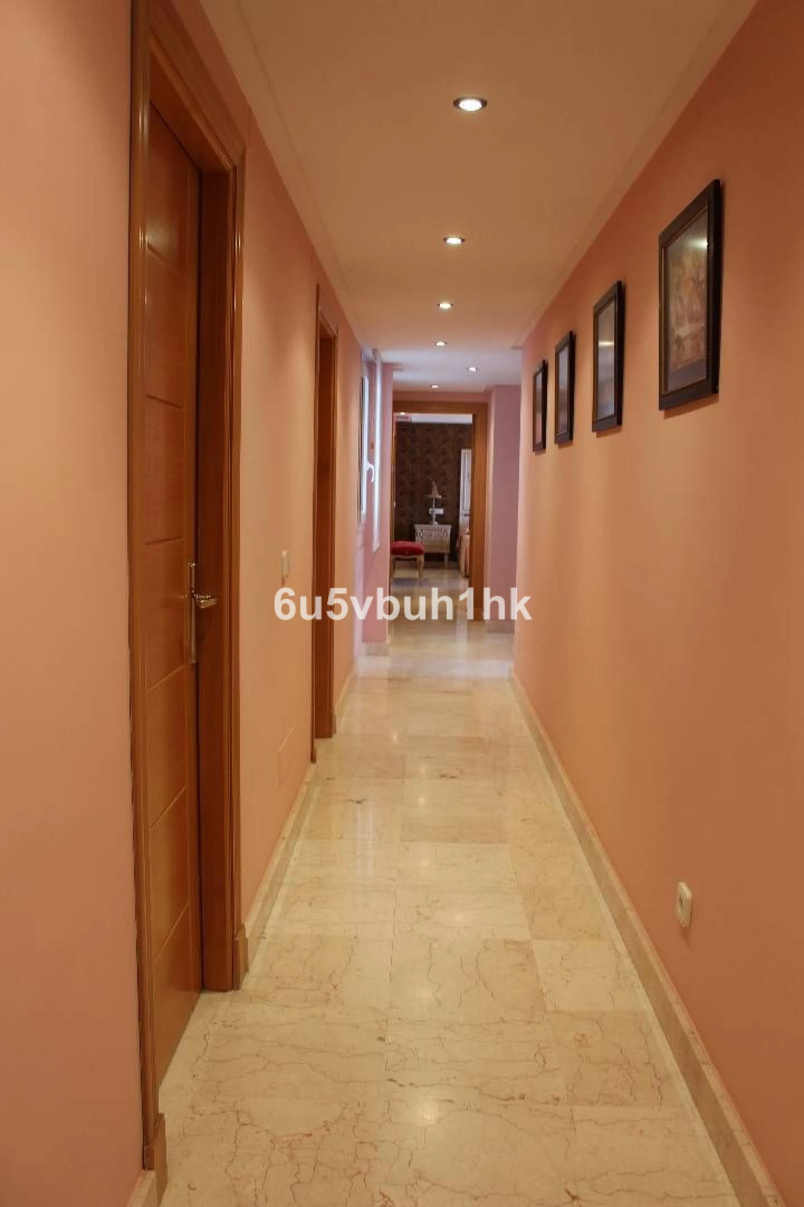 Apartment - Middle Floor Apartment в продаже в Manilva, Málaga. В доме 3 спален и 4 ванных комнат. Площадь дома 244 м²