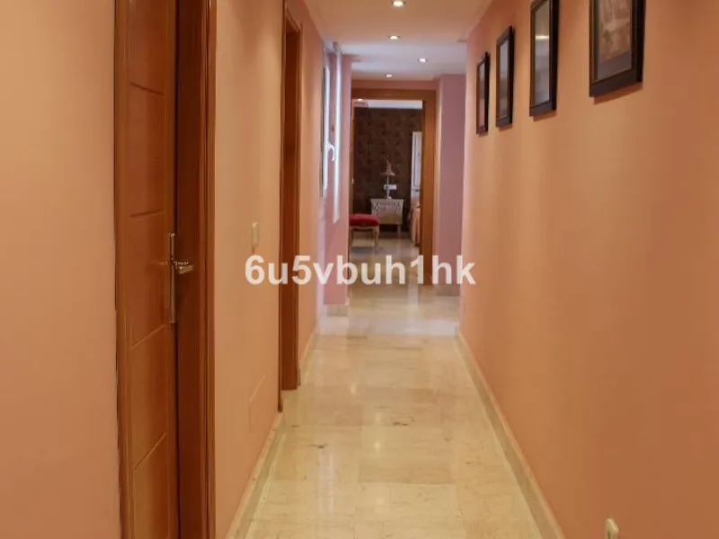 Apartment - Middle Floor Apartment в продаже в Manilva, Málaga. В доме 3 спален и 4 ванных комнат. Площадь дома 244 м²