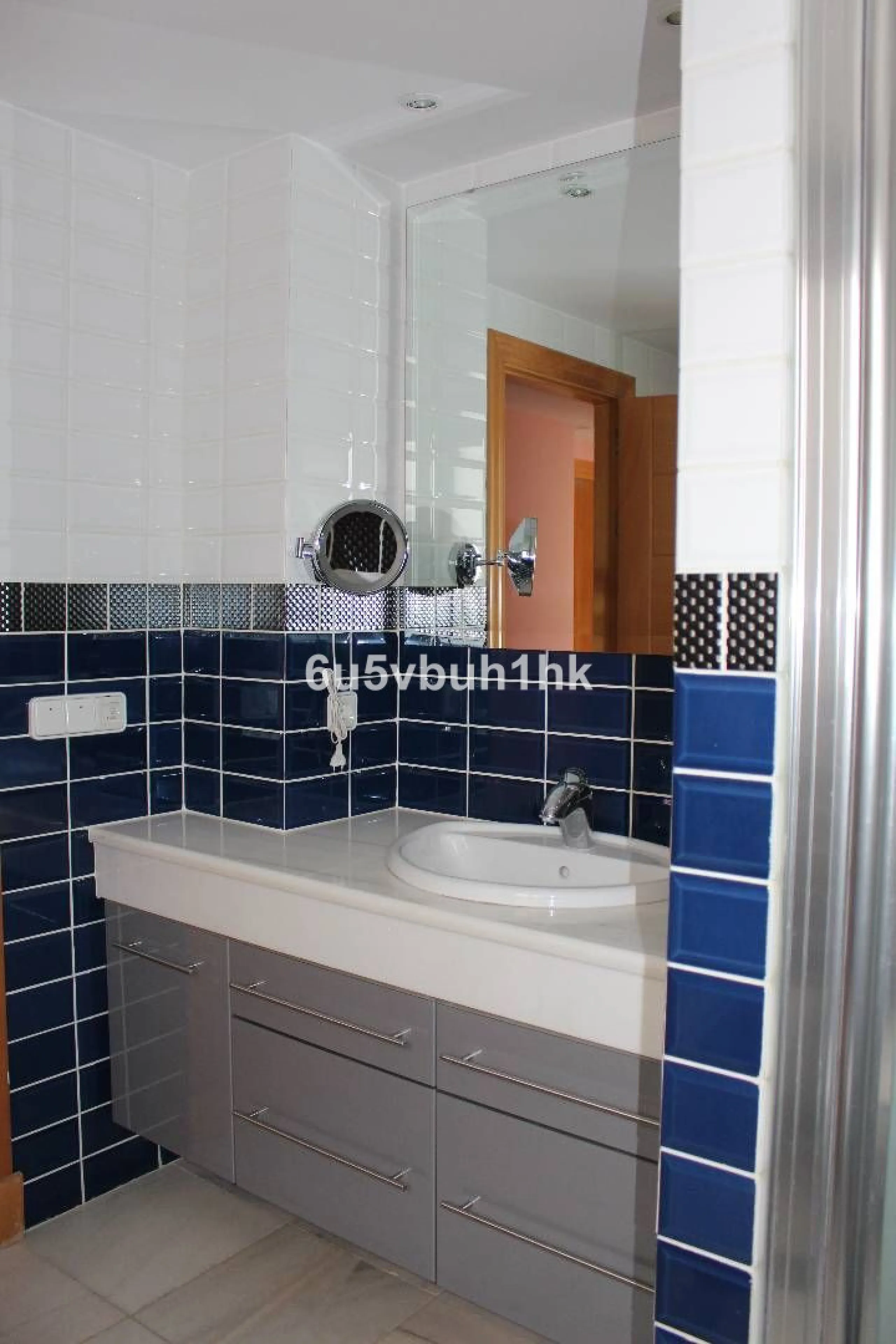 Apartment - Middle Floor Apartment в продаже в Manilva, Málaga. В доме 3 спален и 4 ванных комнат. Площадь дома 244 м²