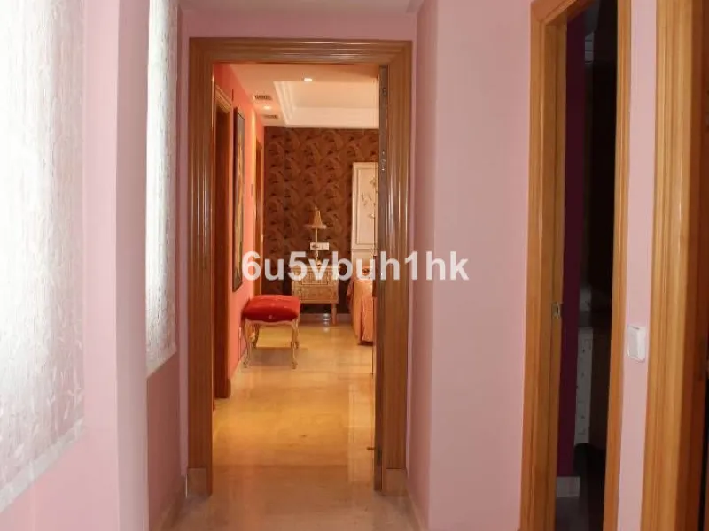 Apartment - Middle Floor Apartment в продаже в Manilva, Málaga. В доме 3 спален и 4 ванных комнат. Площадь дома 244 м²