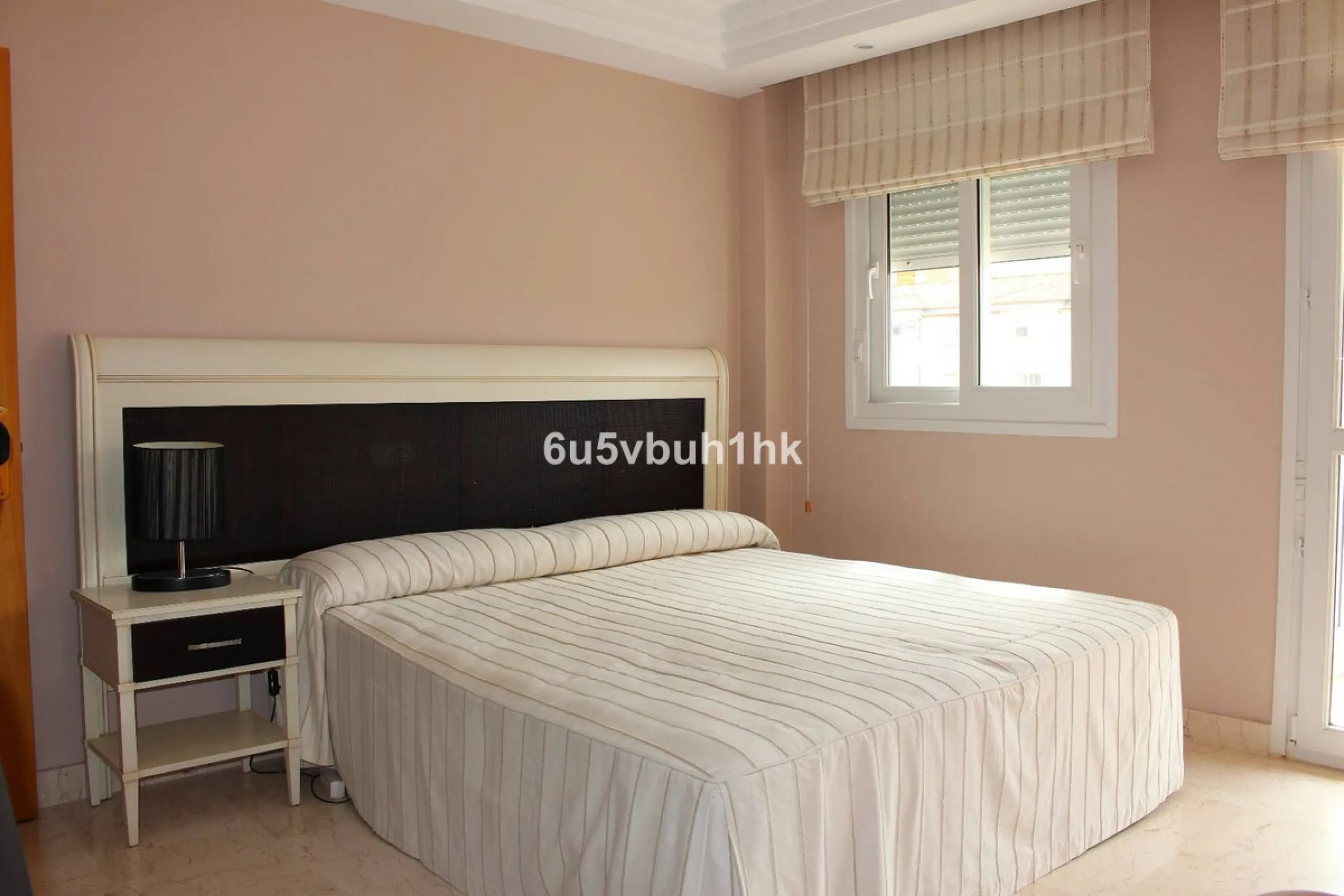 Apartment - Middle Floor Apartment в продаже в Manilva, Málaga. В доме 3 спален и 4 ванных комнат. Площадь дома 244 м²