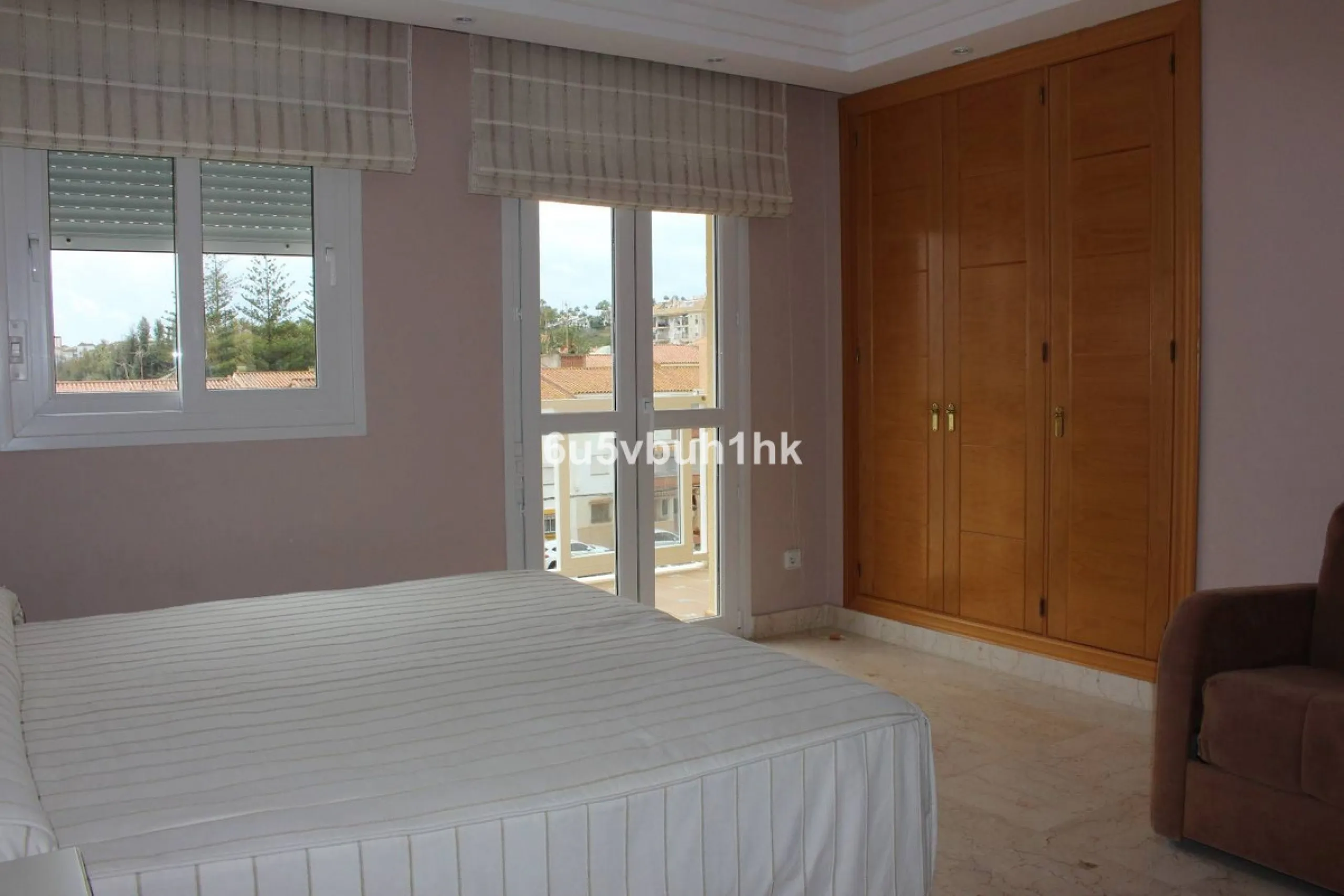 Apartment - Middle Floor Apartment в продаже в Manilva, Málaga. В доме 3 спален и 4 ванных комнат. Площадь дома 244 м²