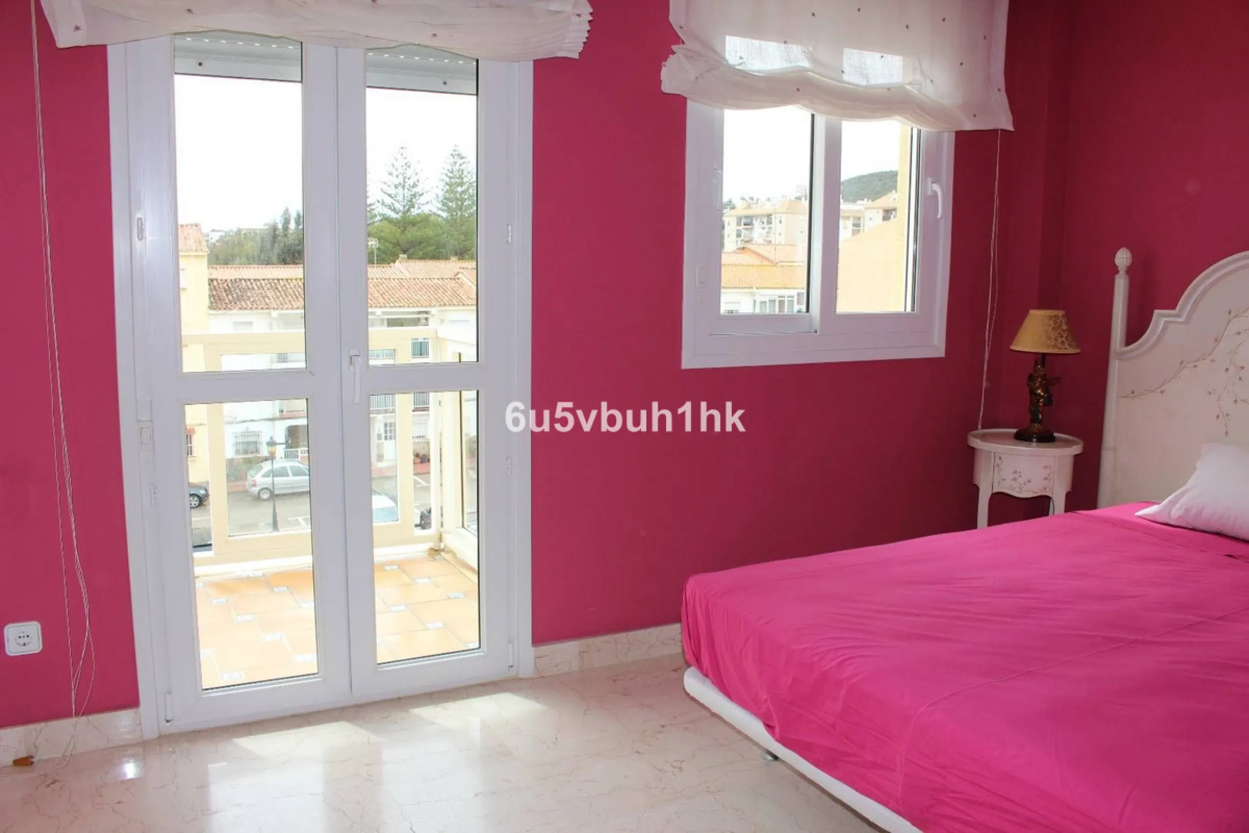 Apartment - Middle Floor Apartment в продаже в Manilva, Málaga. В доме 3 спален и 4 ванных комнат. Площадь дома 244 м²
