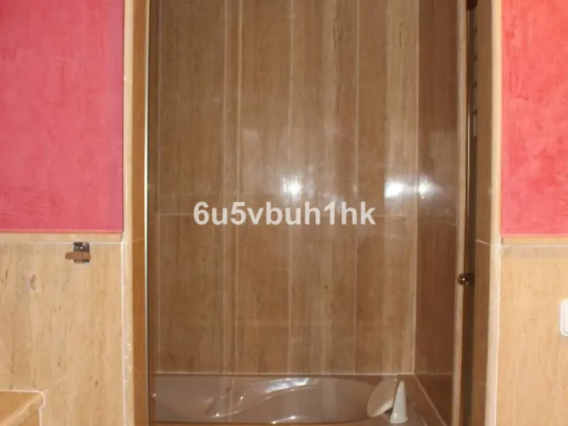 Apartment - Middle Floor Apartment в продаже в Manilva, Málaga. В доме 3 спален и 4 ванных комнат. Площадь дома 244 м²