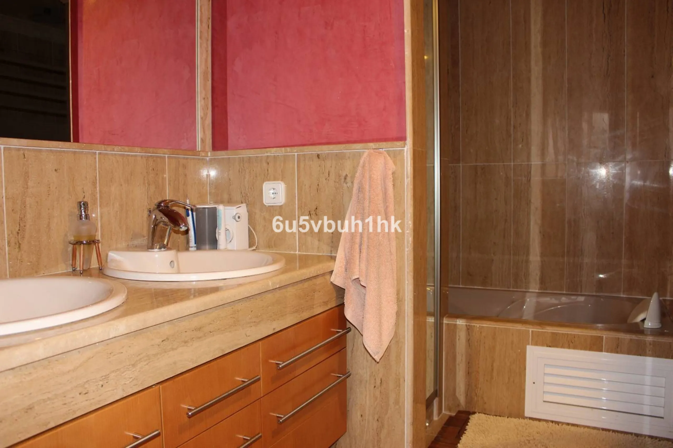 Apartment - Middle Floor Apartment в продаже в Manilva, Málaga. В доме 3 спален и 4 ванных комнат. Площадь дома 244 м²