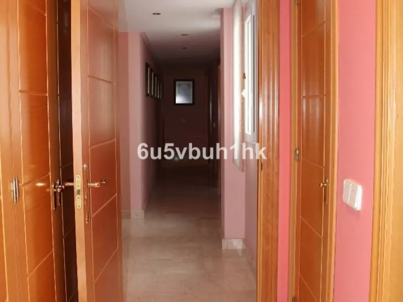 Apartment - Middle Floor Apartment в продаже в Manilva, Málaga. В доме 3 спален и 4 ванных комнат. Площадь дома 244 м²