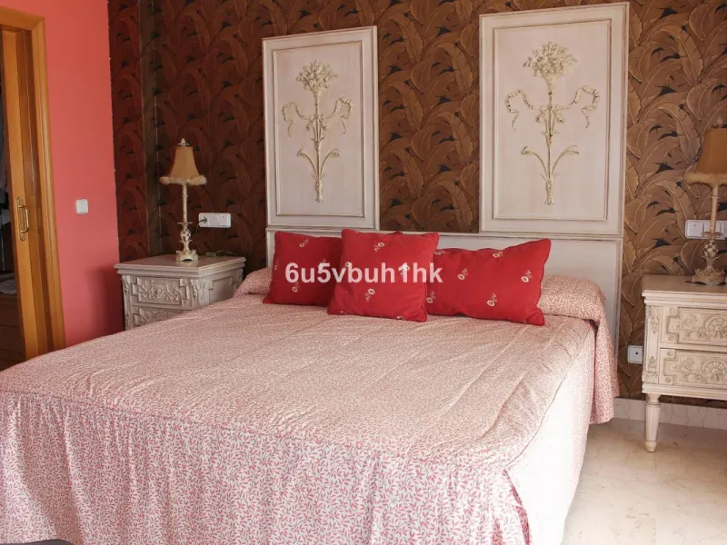 Apartment - Middle Floor Apartment в продаже в Manilva, Málaga. В доме 3 спален и 4 ванных комнат. Площадь дома 244 м²