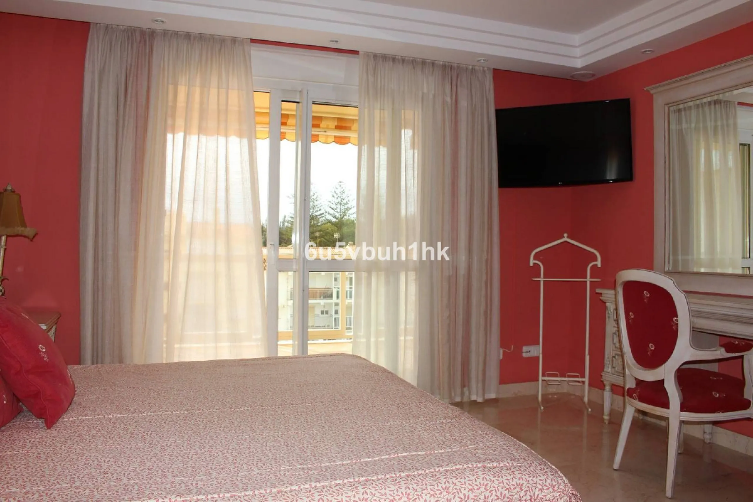 Apartment - Middle Floor Apartment в продаже в Manilva, Málaga. В доме 3 спален и 4 ванных комнат. Площадь дома 244 м²