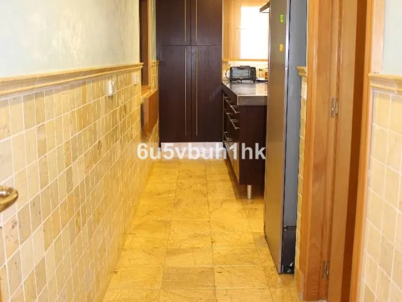 Apartment - Middle Floor Apartment в продаже в Manilva, Málaga. В доме 3 спален и 4 ванных комнат. Площадь дома 244 м²