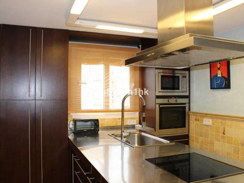 Apartment - Middle Floor Apartment в продаже в Manilva, Málaga. В доме 3 спален и 4 ванных комнат. Площадь дома 244 м²