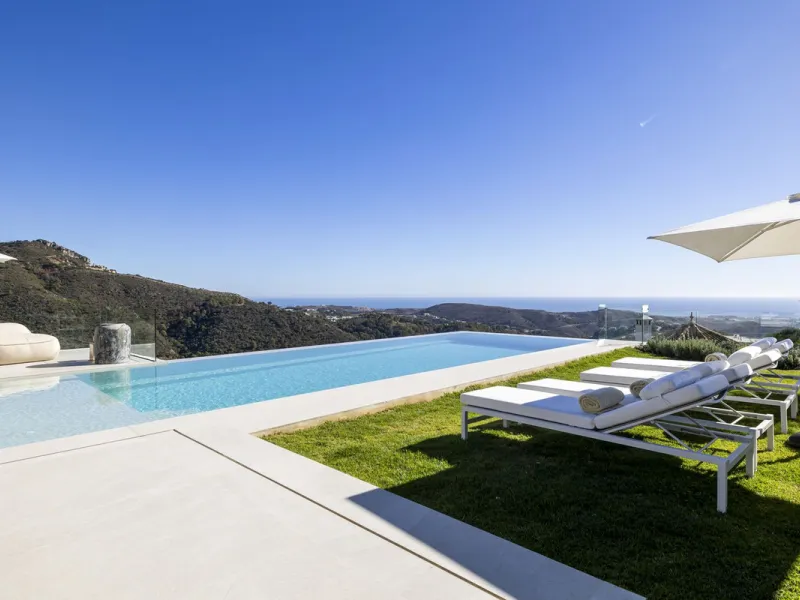 Villa Imagine: Luxury Redefined with Endless Mediterranean Views to Gibraltar & Africa