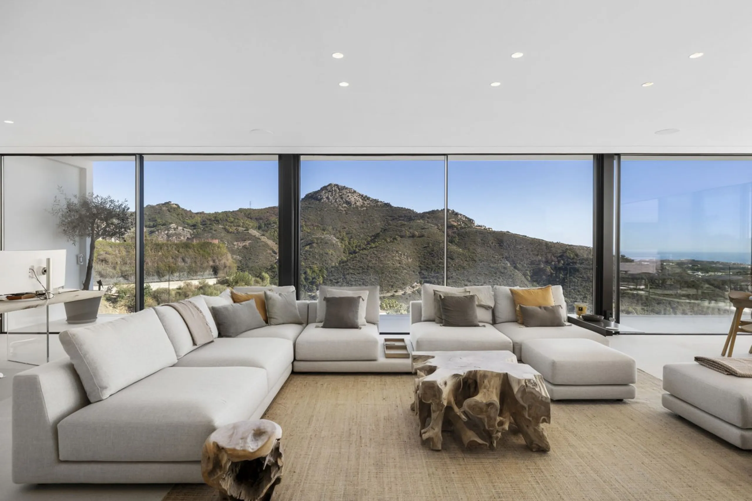 Villa Imagine: Luxury Redefined with Endless Mediterranean Views to Gibraltar & Africa