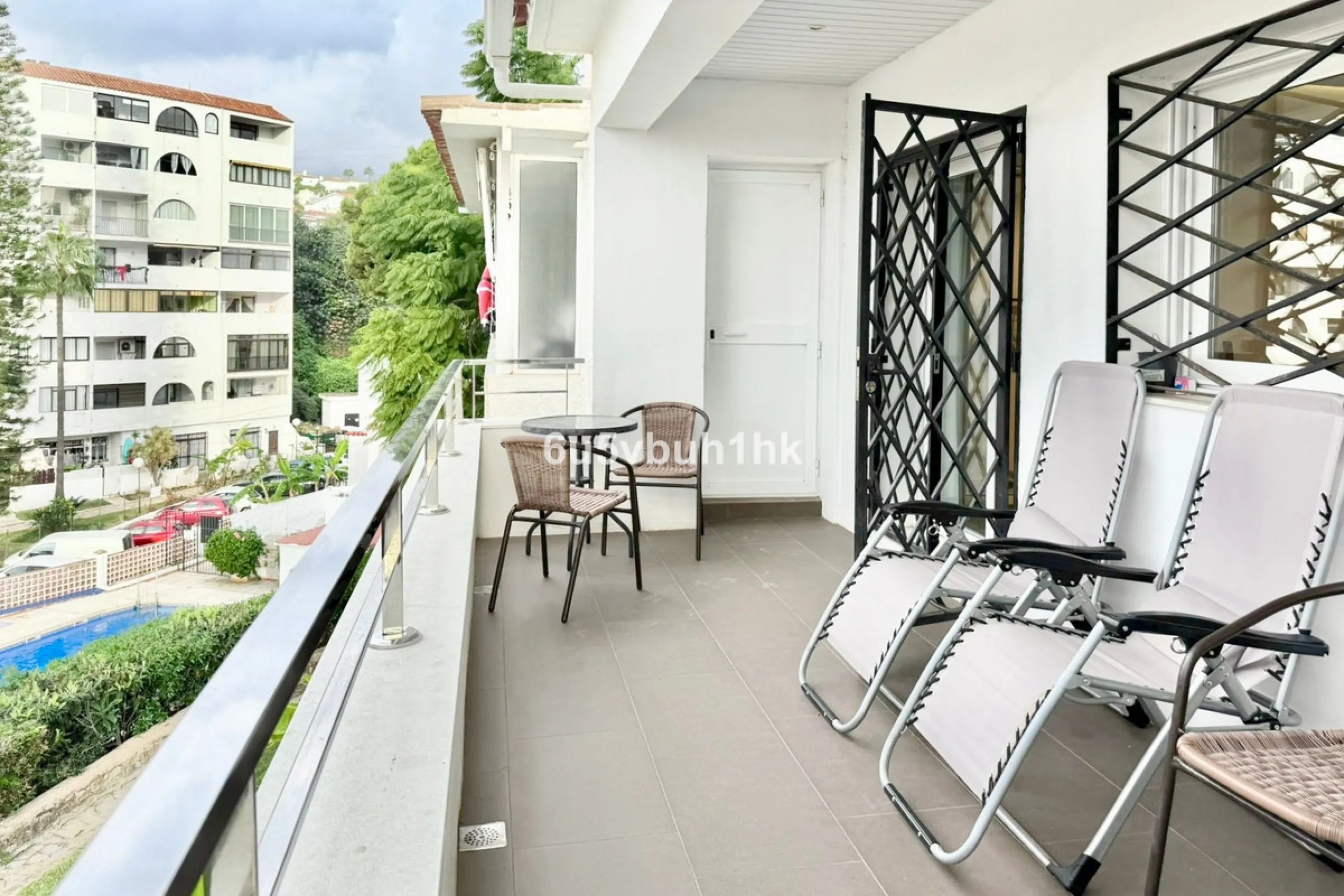 Discover this beautifully presented semi-detached home offering modern comfort and an ideal location in the lower part of Torreblanca.